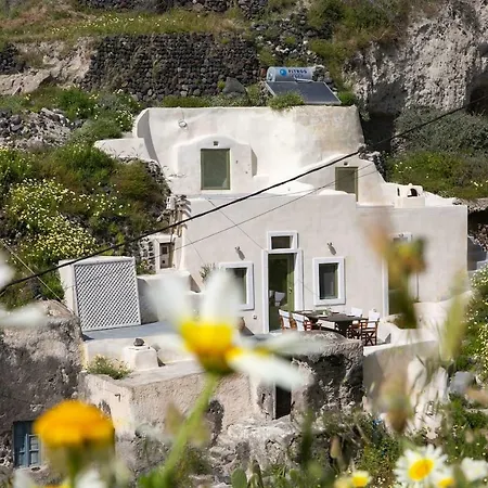 Agrilia Secluded Cave House * Thirasía