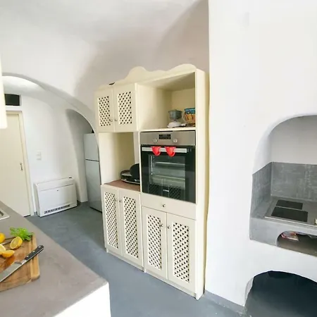 Semesterbostad Agrilia Secluded Cave House