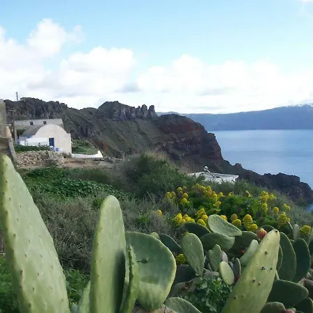 Agrilia Secluded Cave House * Thirasia