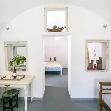 Agrilia Secluded Cave House